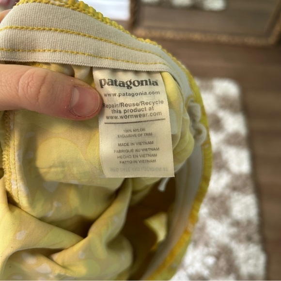 Patagonia Sunny Yellow Floral Shorts Baggies - Picture 5 of 5